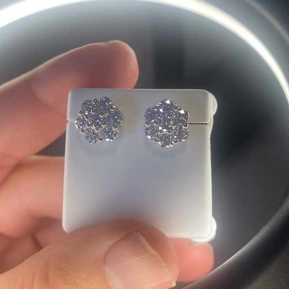 Massive lot of 100 pieces .925 silver with Zirconia, Moissanite, 10k gold - Picture 13 of 17